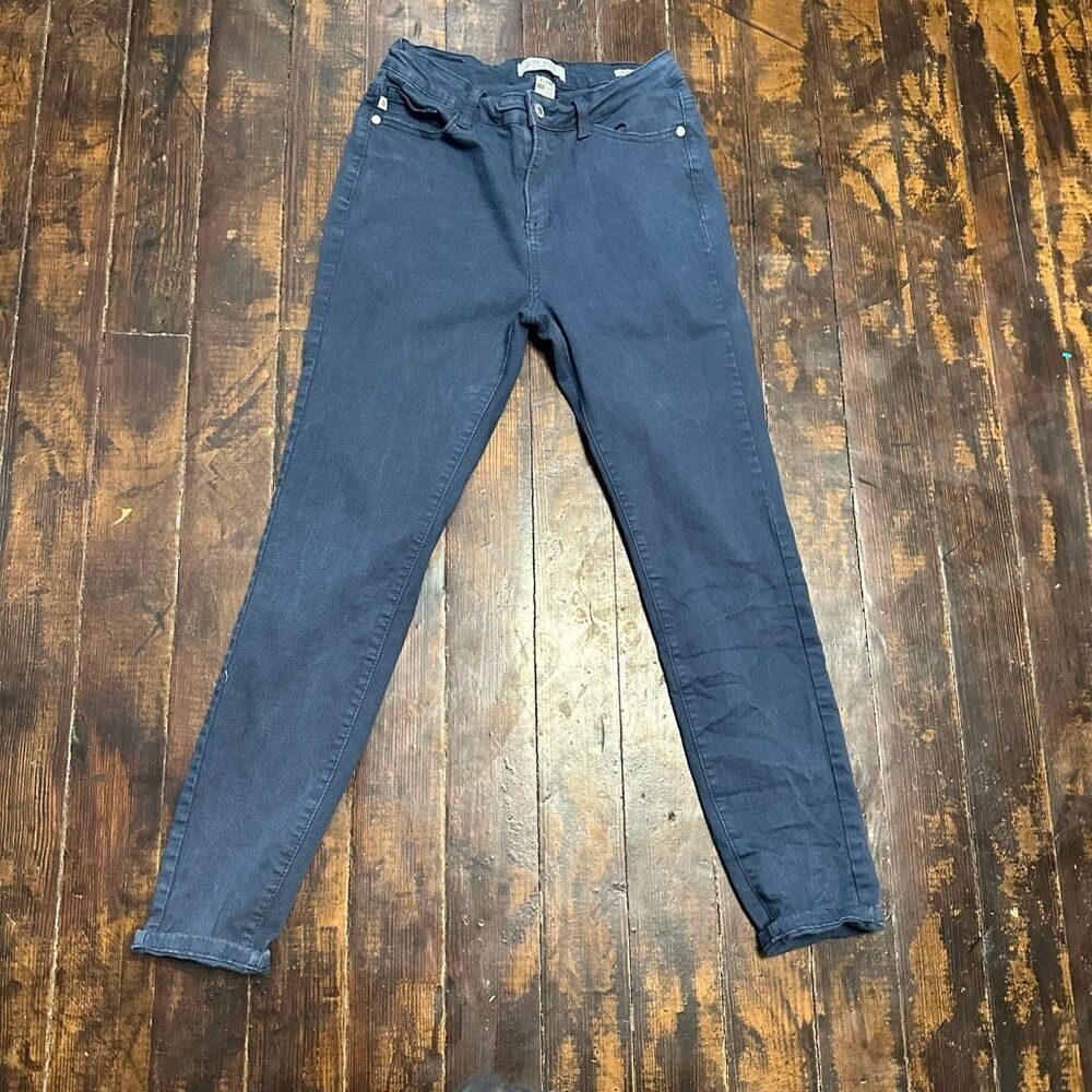 Judy Blue stretchy boutique skinny fit 7/28 normcore jeans